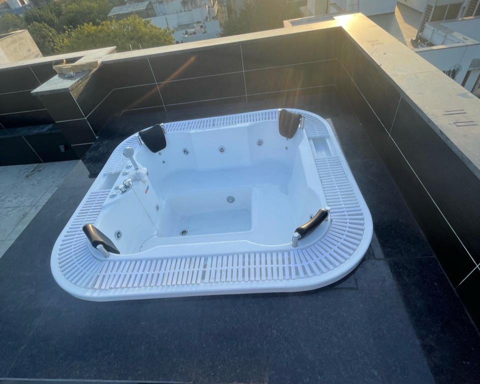Jacuzzi Spa Bathtub